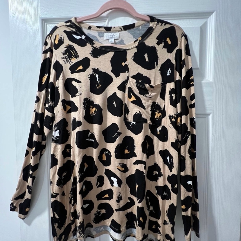 Mud Pie medium long sleeve leopard print blouse